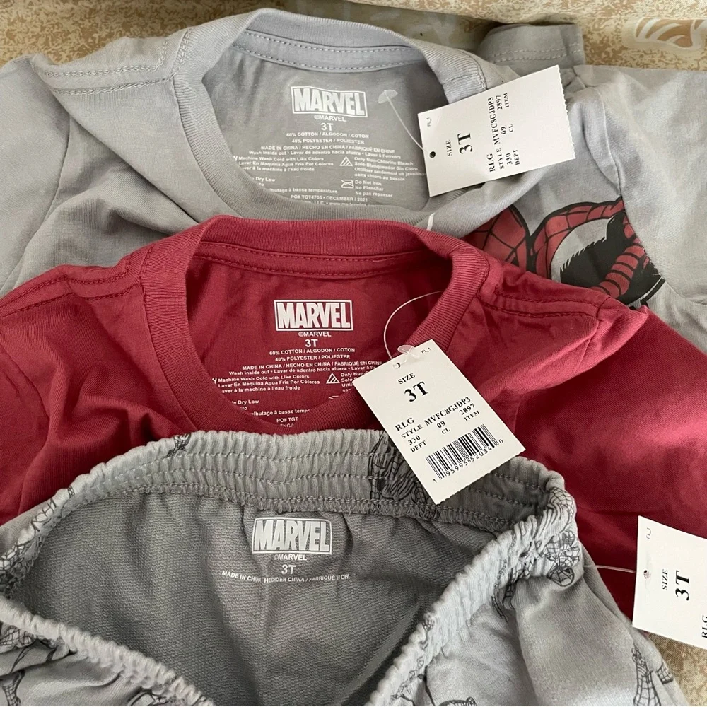 Toddler Boys' 3 piece Marvel Spider Man Top and Bottom Set Size 3T